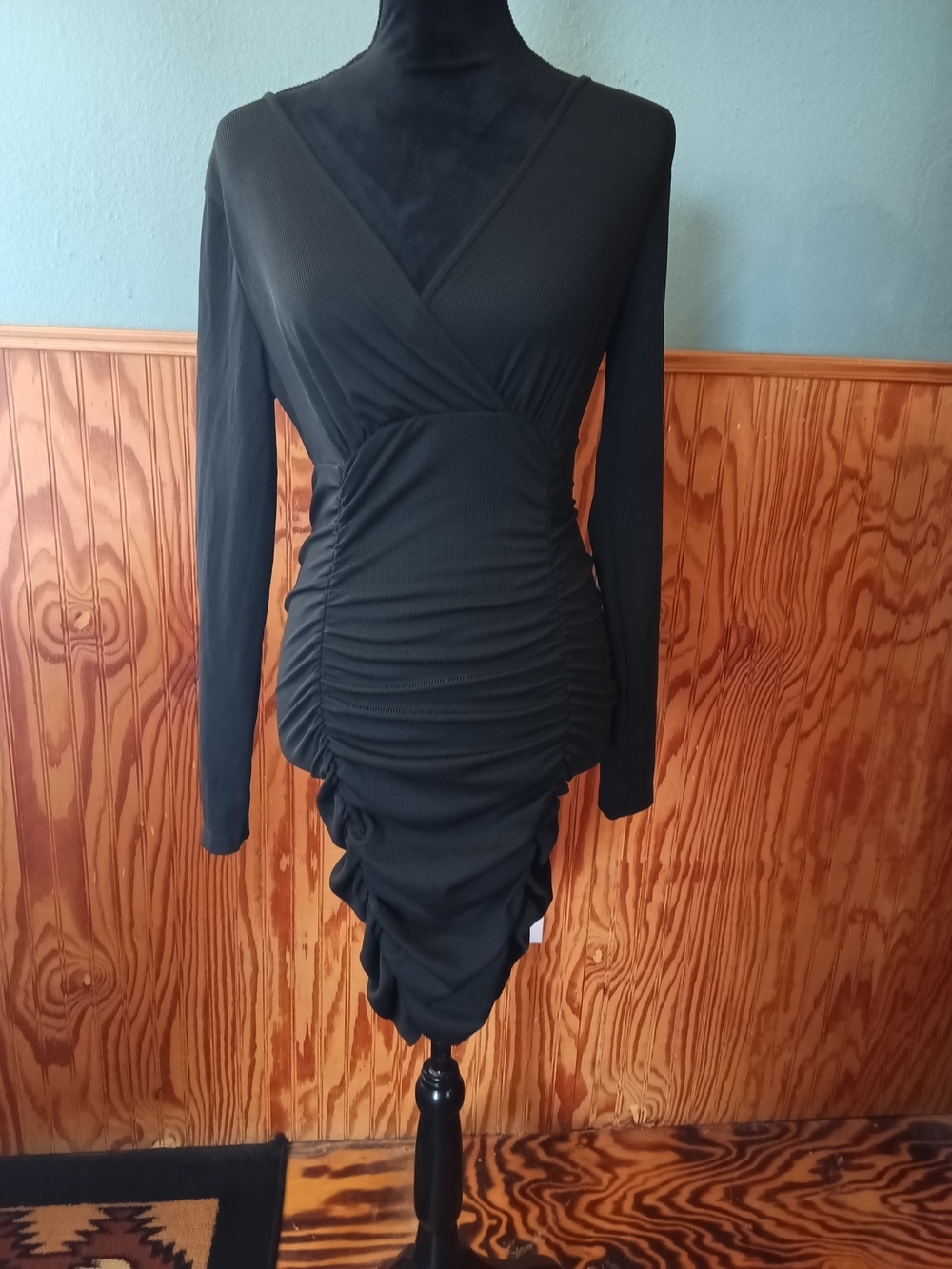 SHEIN Black Long Sleeve Ruched V-Neck Dress